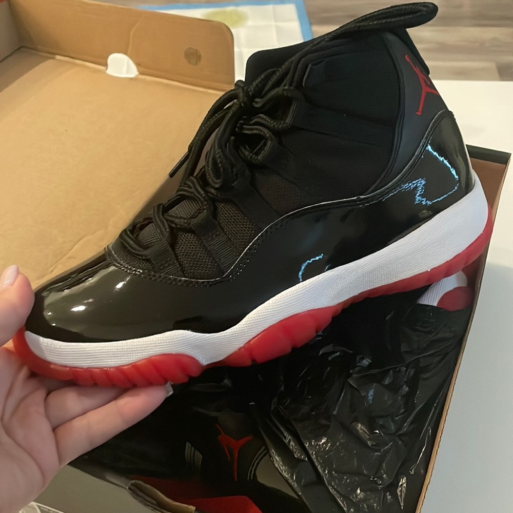 Air Jordan 11 retro bran new